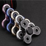 Easy To Use 70mm Triangle Finger Aluminum Alloy Metal Spinner No Box R188 Bearing Turn 3-4 Minutes Child Toys Decompression Toy