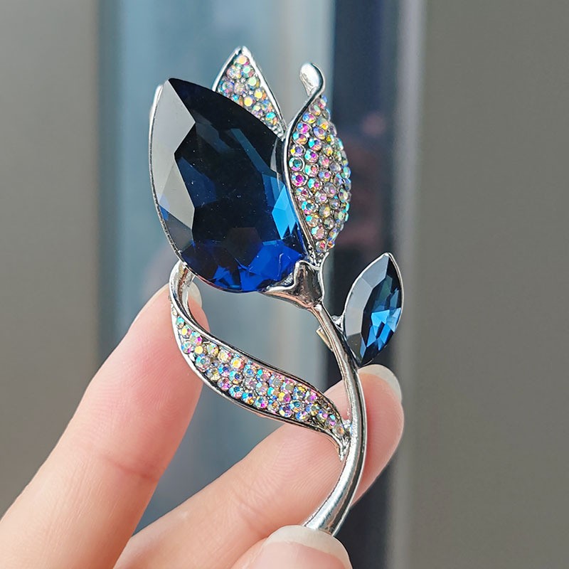 Luxury Creative Big Crystal Tulip Flower Brooch, Women Trendy Rhinestone Brooch Pins, Office Party Accessories New Year Gift