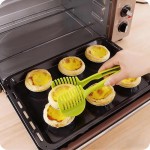 Premium Quality Multifunctional Cutting Holder Tomato Lemon Food Tongs Manual Fruit Tool Round Vegetable Handy Kitchen Gadget