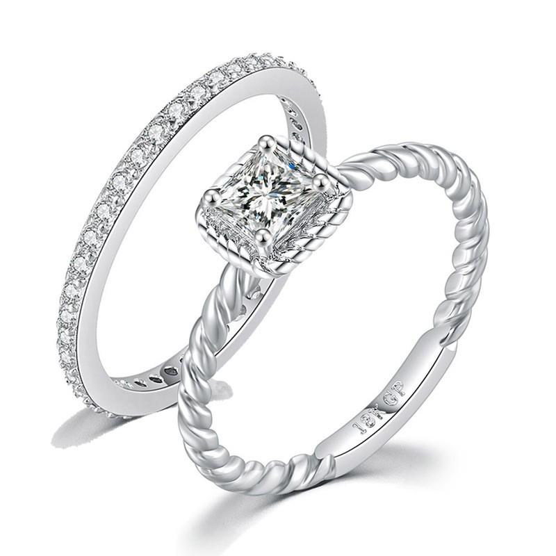 Women's Korean Crystal Zircon Twisted Ring in White Gold