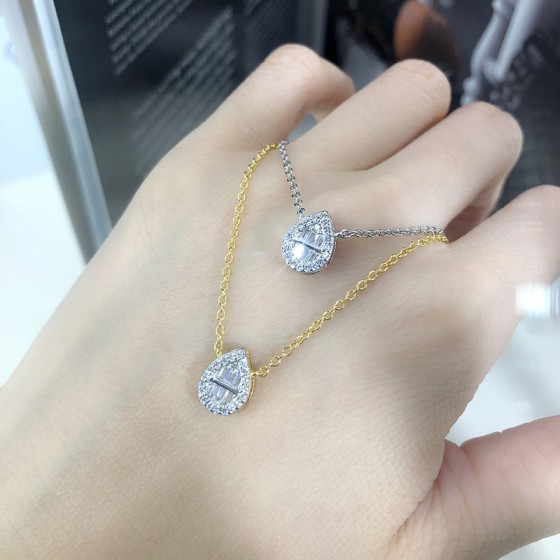 Crystal Waterdrop Pendant Necklace for Women, Gold Color Choker Chain