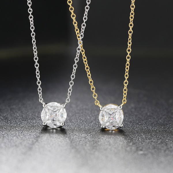 Minimalist Round Pendant Necklace for Women with Zirconia Gold Choker Chain
