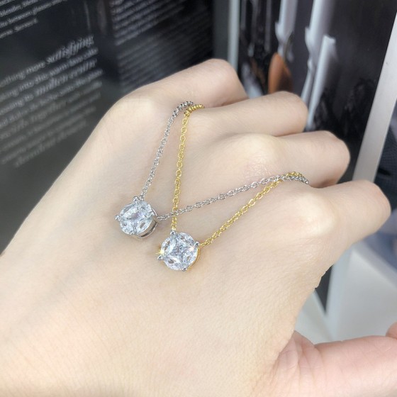 Minimalist Round Pendant Necklace for Women with Zirconia Gold Choker Chain